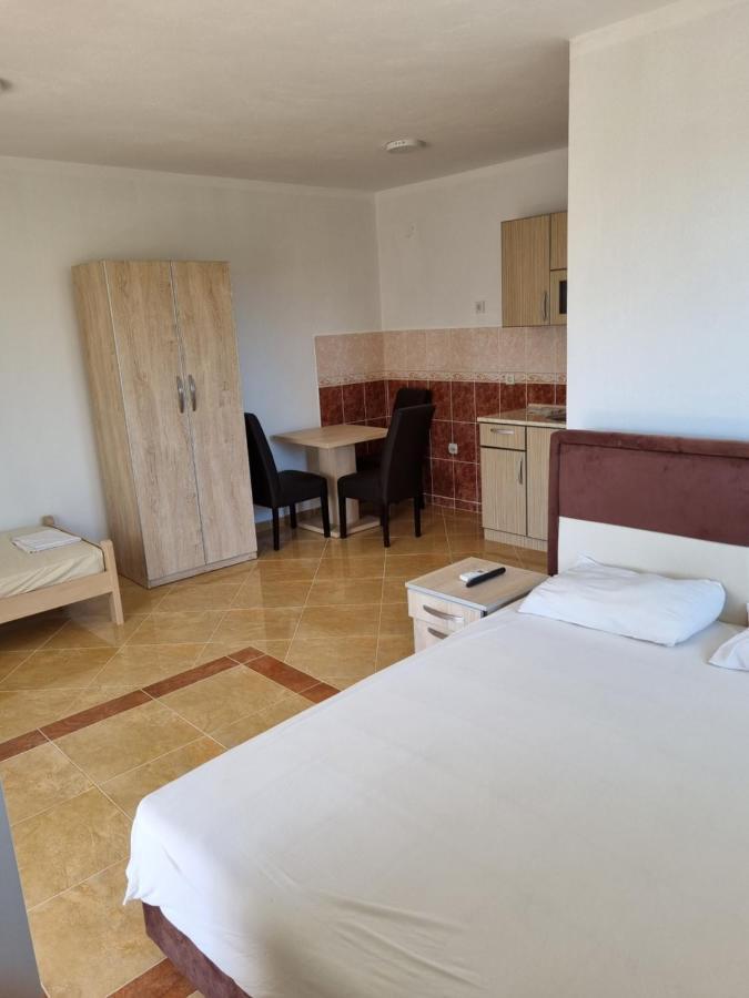 Apartmani Ani Bar Exterior photo